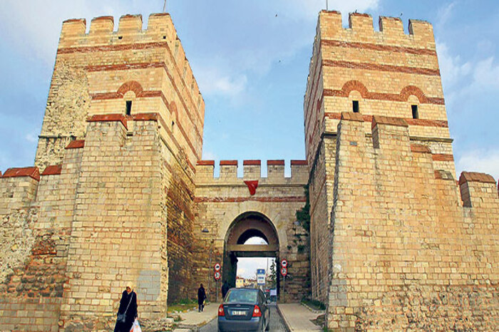 İstanbul Kara Surları Belgrad Kapısı