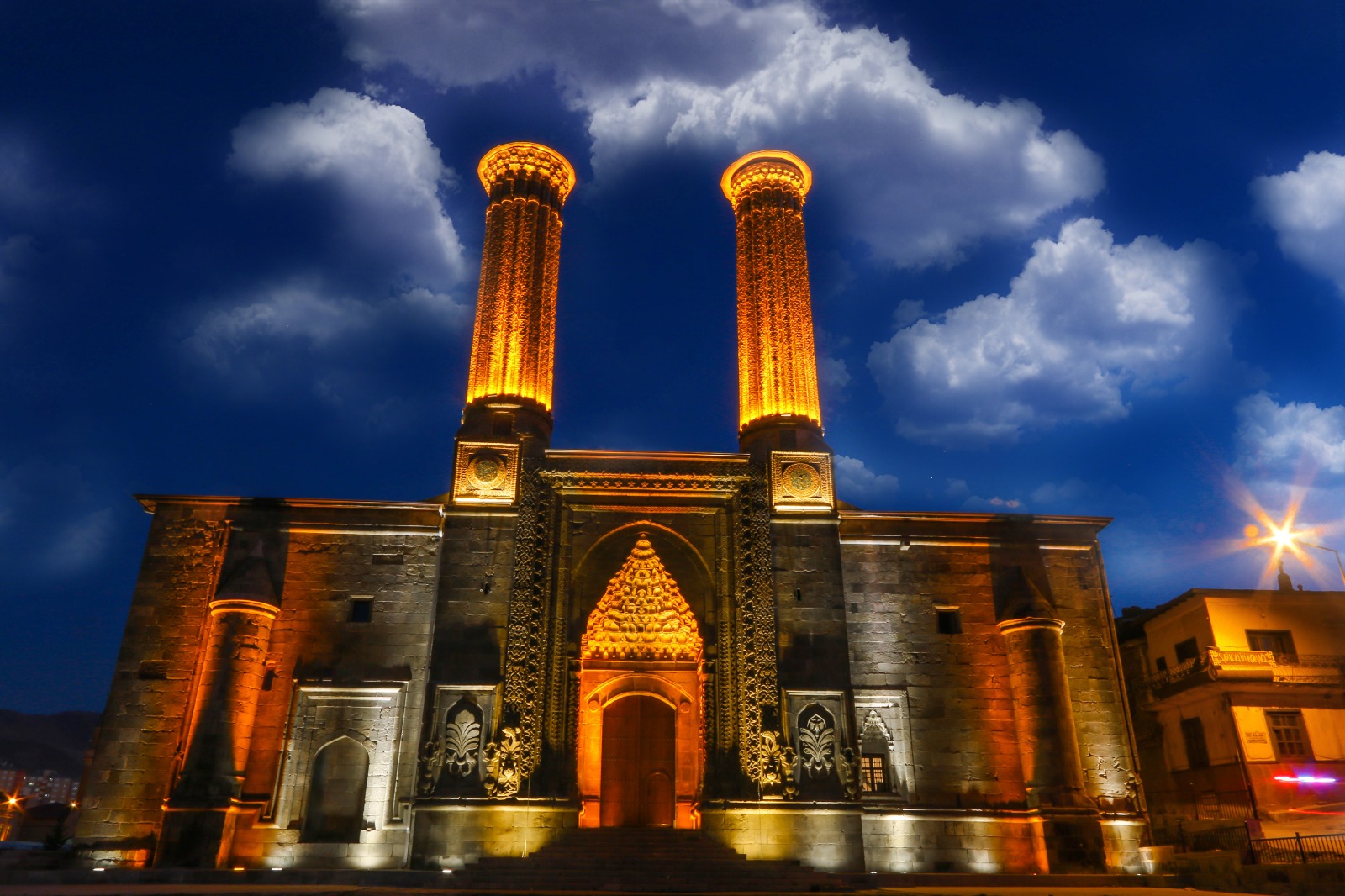 Erzurum Çifte Minareli Medrese