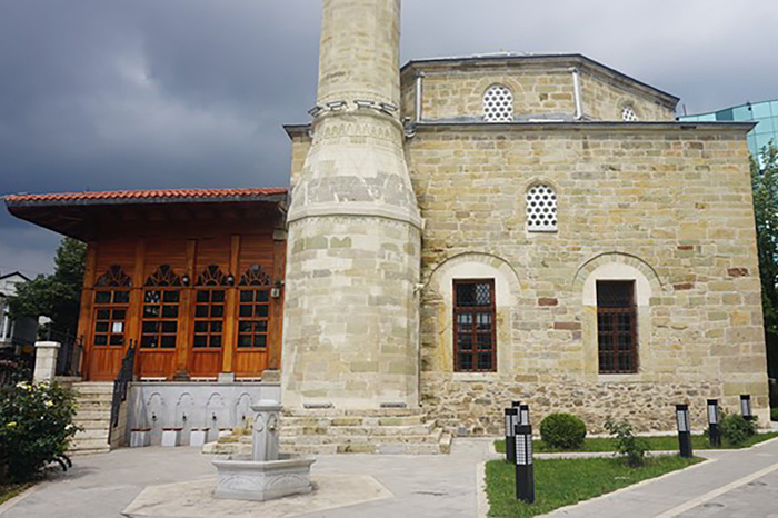 Kosova Priştine Yaşar Paşa Camii
