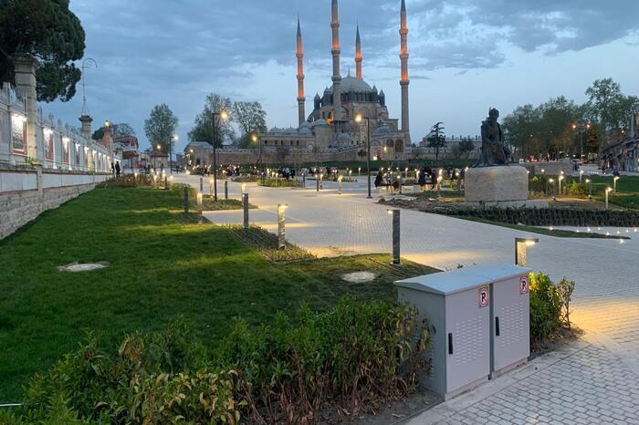 Moschea Selimiye di Edirne, Trasformazione Urbana e Yemiş Kapanı